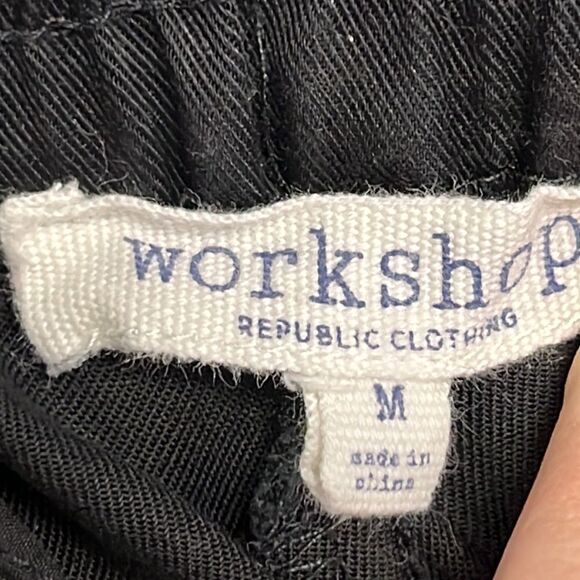 Workshop Black 100% Lyocell Pull-on Drawstring Capri Pants w/ Pockets- Medium - Picture 13 of 15